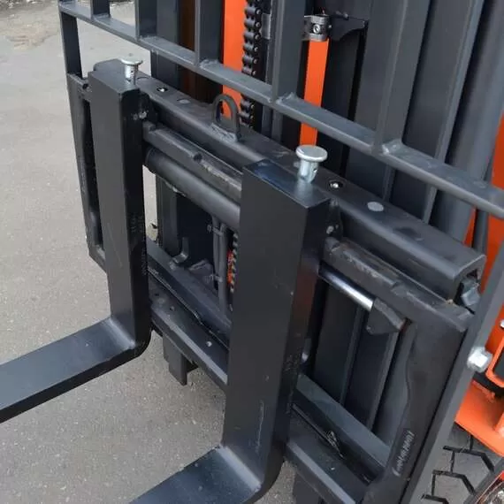 OXLIFT MPX 1245 4,5 м 1200 кг Мини электропогрузчик с доставкой по Москве, Грузоподъемность: 1.2 тонны (1200 кг), Высота подъема вил, м.: 4.5 м, Тип батареи: Кислотная, обслуживаемая купить по выгодной цене 100kwatt.ru