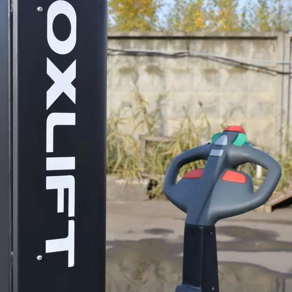 OXLIFT PS 1536 1,5 т 3,6 м Самоходный штабелер с платформой оператора с доставкой по Москве купить по выгодной цене 100kwatt.ru